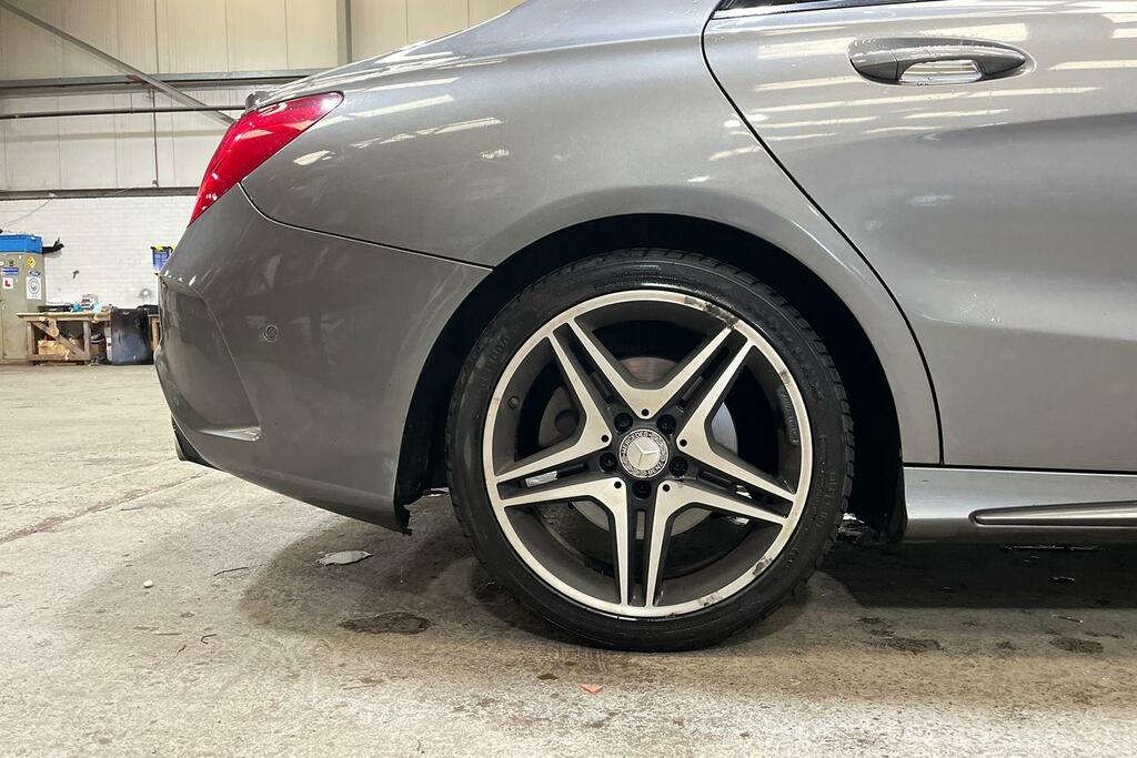 Mercedes-Benz CLA Class Cla 180 Amg Line Tip Red #8