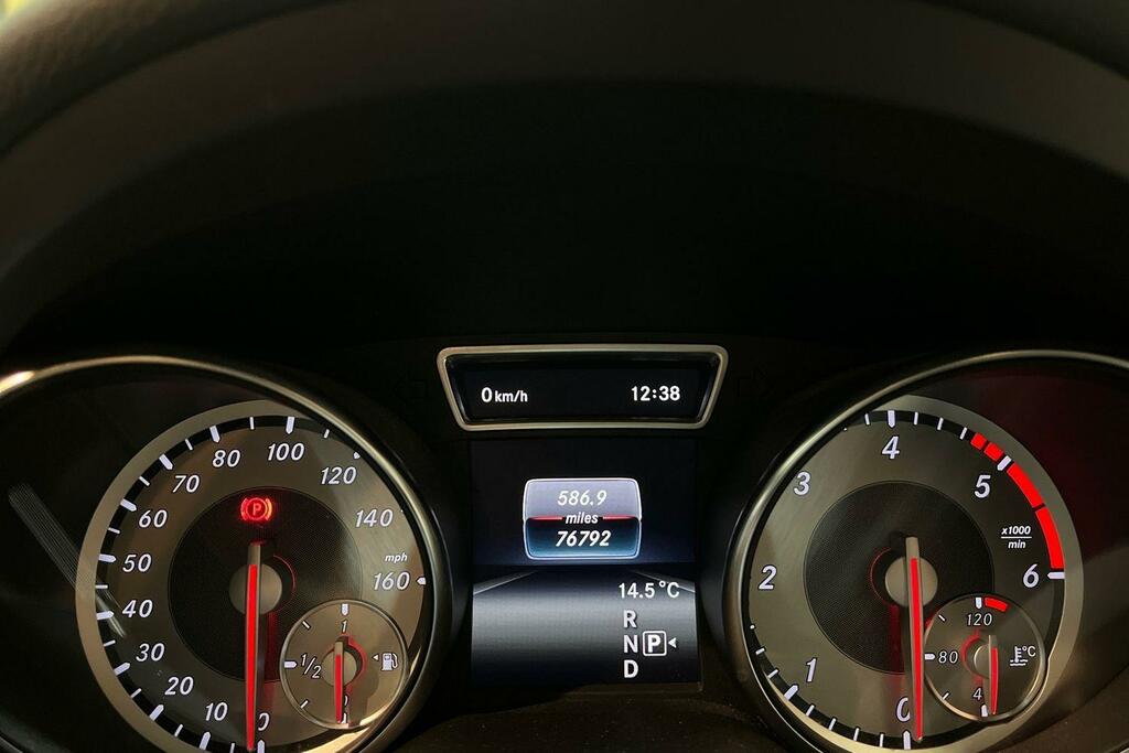 Mercedes-Benz CLA Class Cla 180 Amg Line Tip Red #13