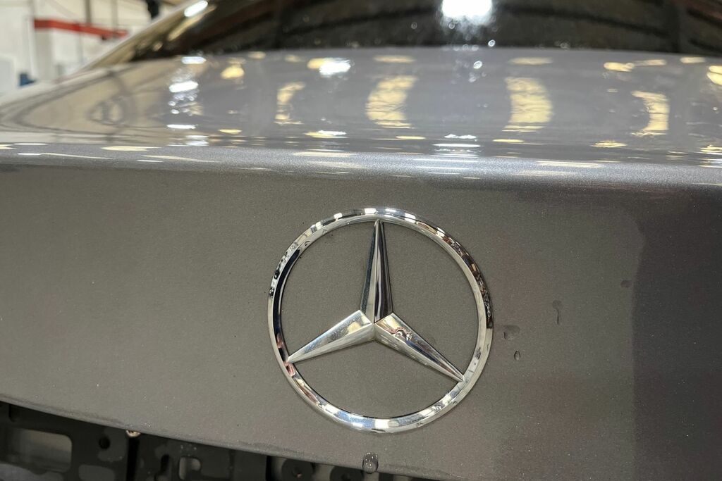 Mercedes-Benz CLA Class Cla 180 Amg Line Tip Red #38