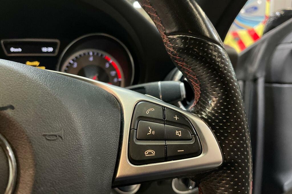 Mercedes-Benz CLA Class Cla 180 Amg Line Tip Red #27
