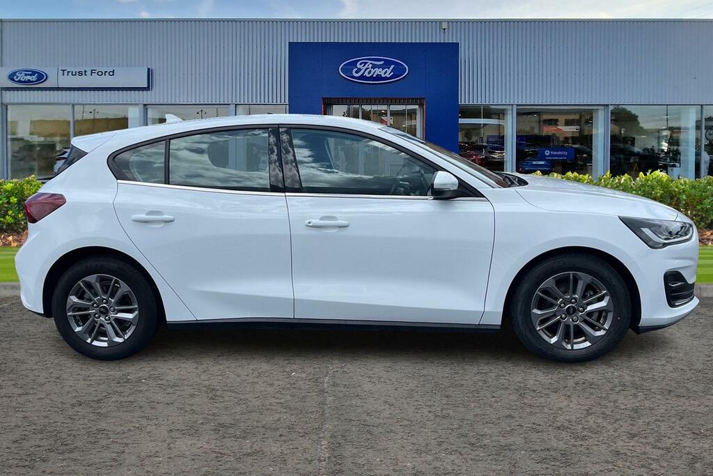 Ford Focus 1.0 Ecoboost Hybrid Mhev Titanium FMZ8021 White #3