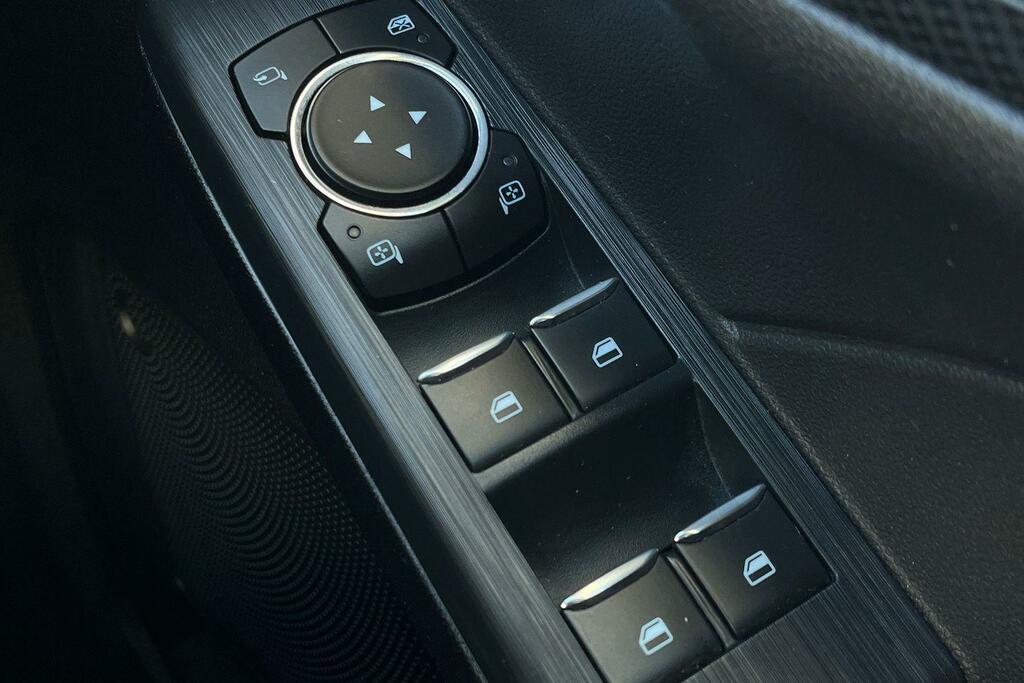 Ford Kuga 1.5 Ecoblue St-line X White #16