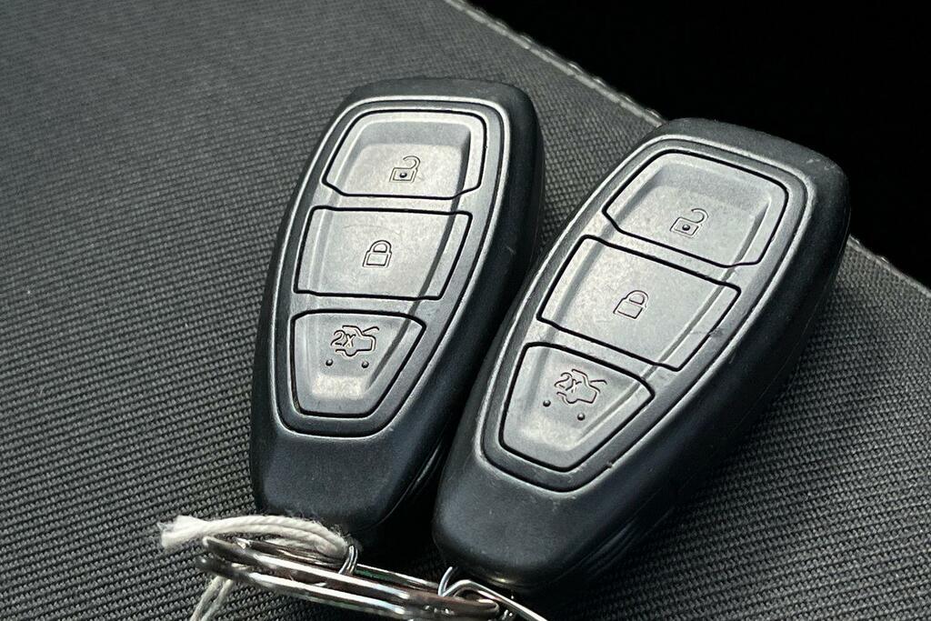 Ford Kuga 1.5 Tdci Titanium 2Wd- Cruise Control, Keyless Black #38