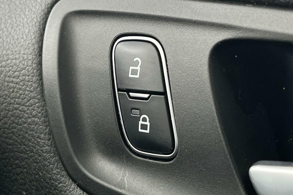 Ford Kuga 1.5 Tdci Titanium 2Wd- Cruise Control, Keyless Black #23