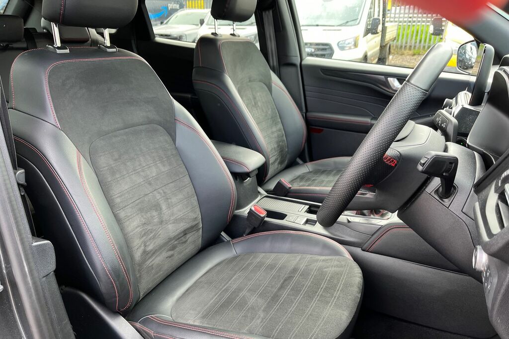 Ford Kuga 1.5 St-line Ecoblue 2020 Red #17