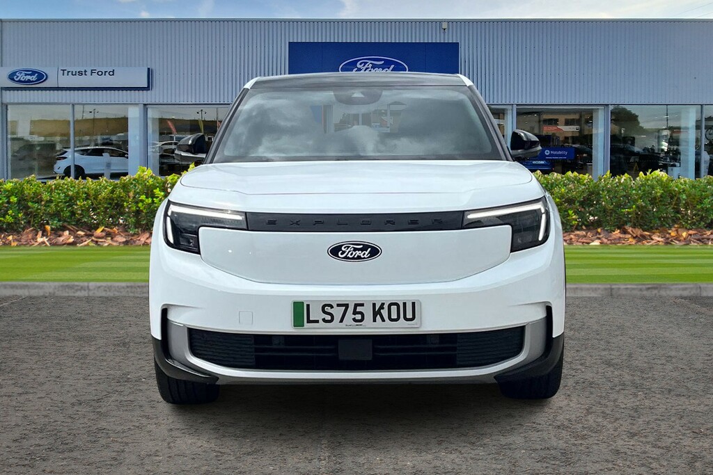 Ford Explorer Extended Range 77Kwh Premium Suv White #6