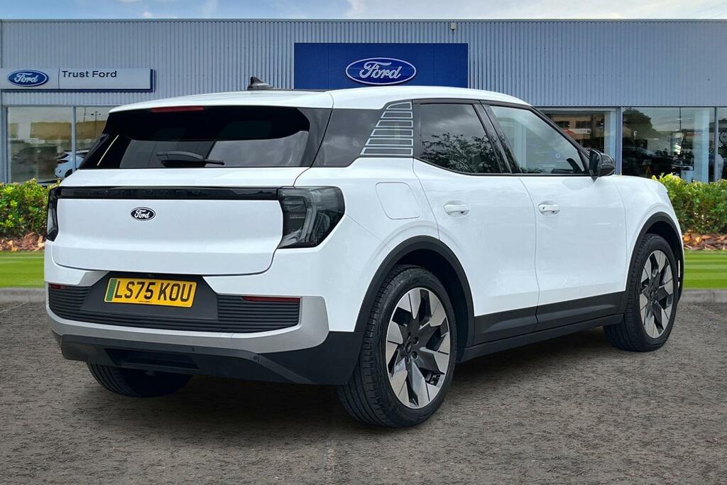 Ford Explorer Extended Range 77Kwh Premium Suv White #4
