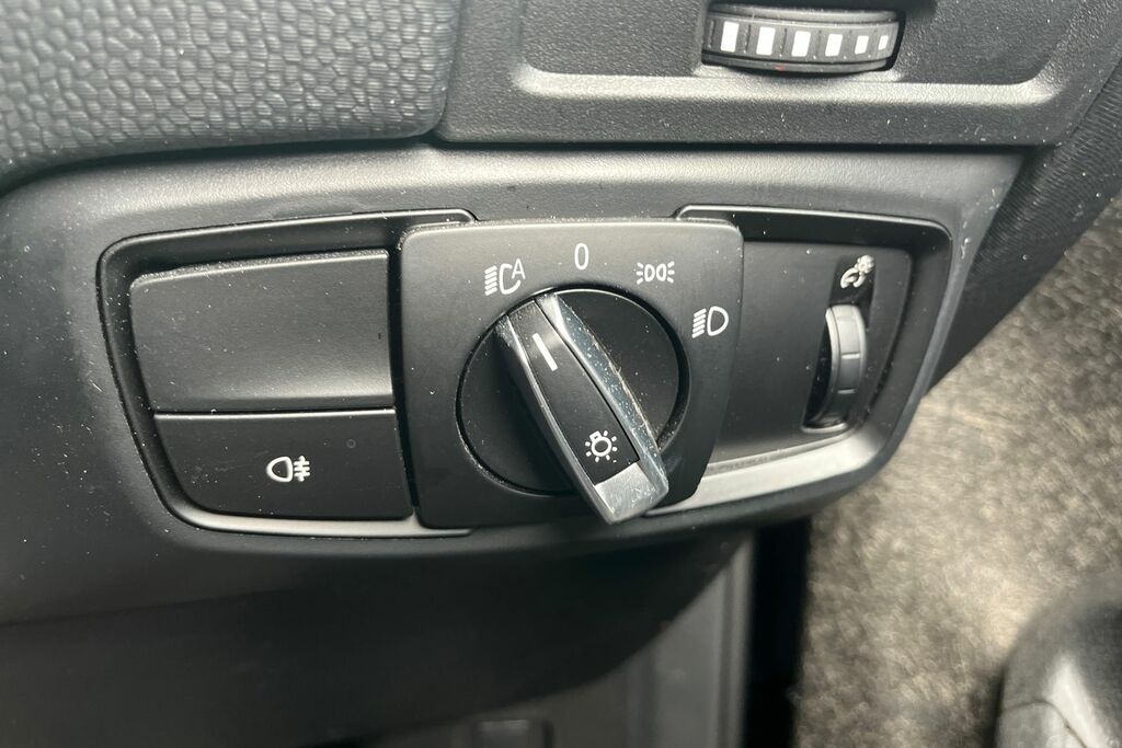 BMW i3 125Kw 42Kwh Suite Interior World Blue #30