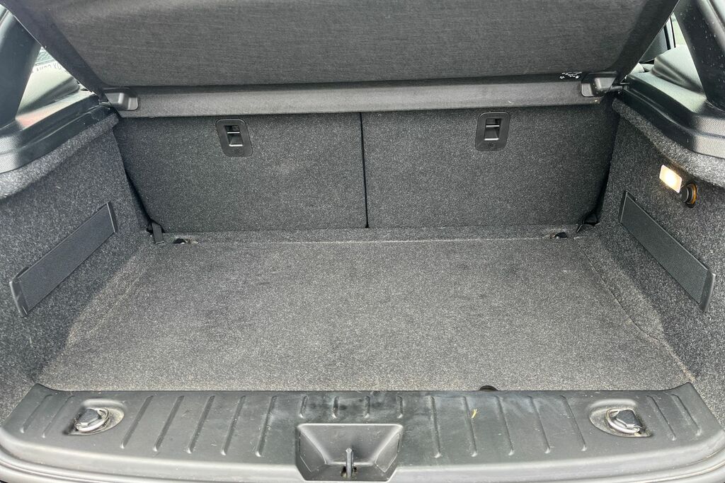 BMW i3 125Kw 42Kwh Suite Interior World Blue #21