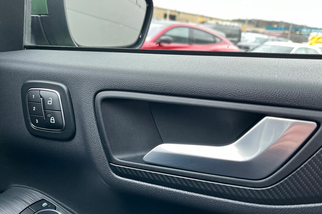 Ford Kuga 2.5 Phev St-line X Black Package Cvt Ni Silver #24