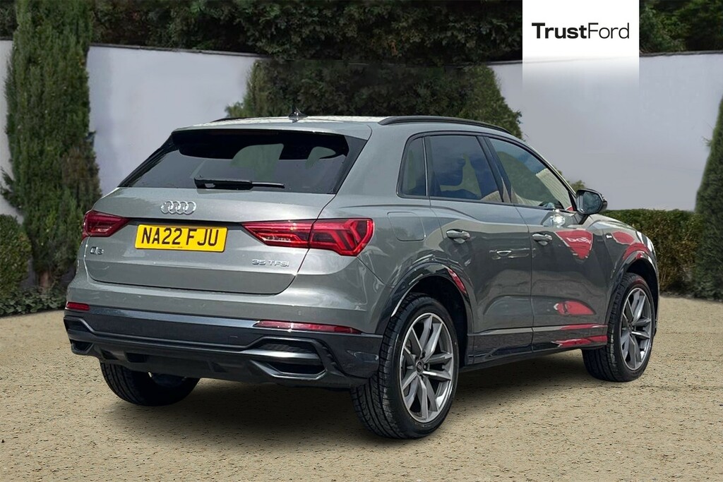 Audi Q3 35 Tfsi Black Edition Grey #4