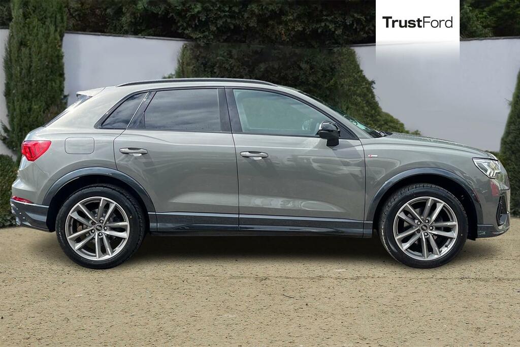Audi Q3 35 Tfsi Black Edition Grey #3