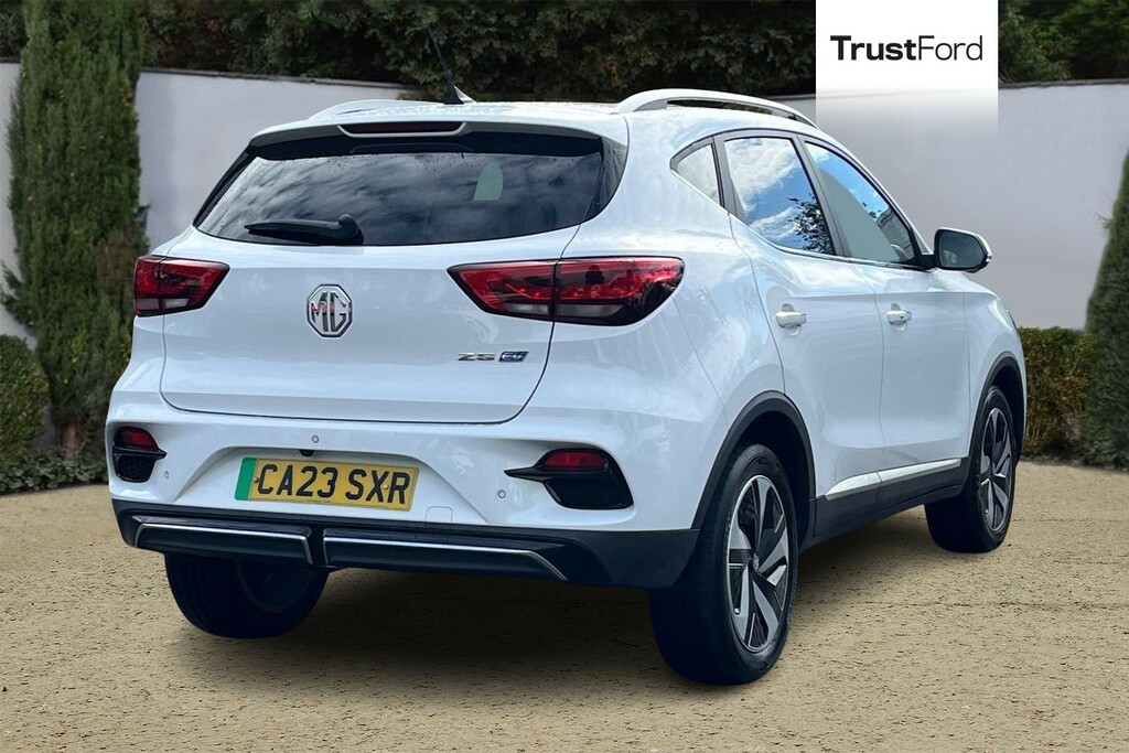 MG ZS 115Kw Trophy Connect Ev Long Range73kwh White #4