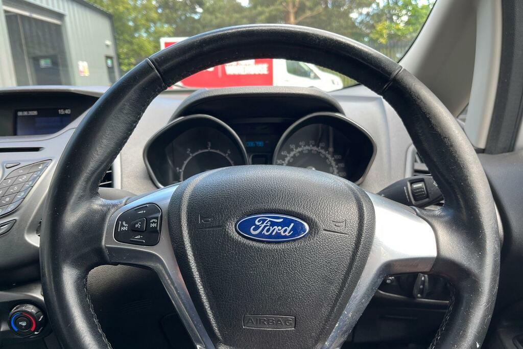 Ford Ecosport Titanium White #12