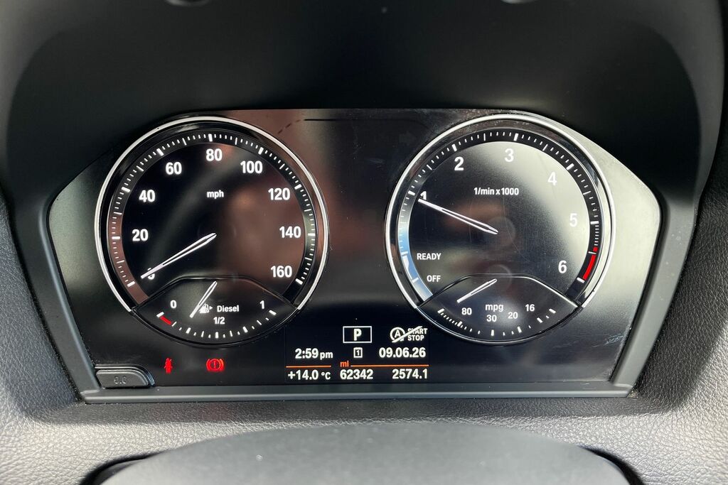 BMW 1 Series Hatchback Black #13