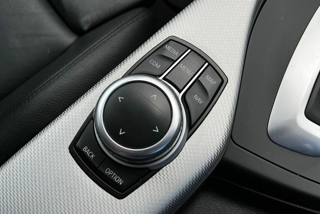 BMW 1 Series Hatchback Black #34