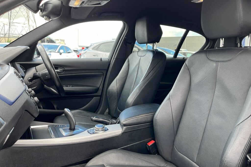 BMW 1 Series Hatchback Black #19