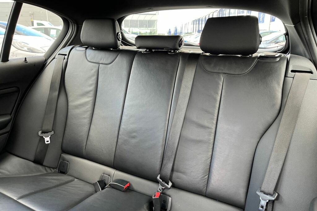 BMW 1 Series Hatchback Black #20