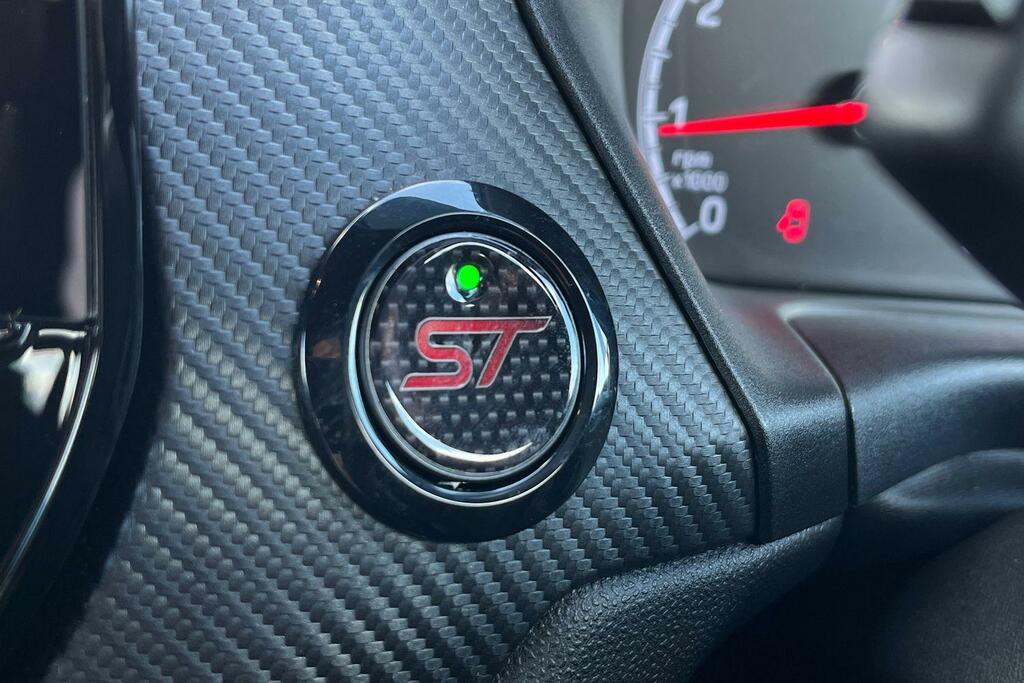 Ford Fiesta St-line White #29
