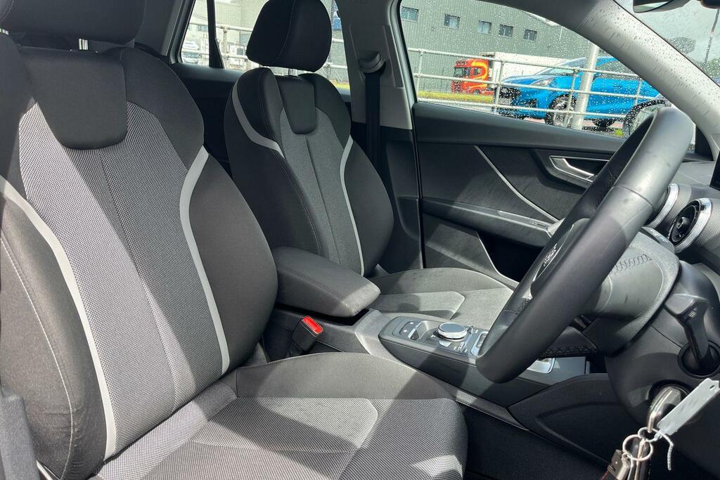 Audi Q2 S Line Black #17