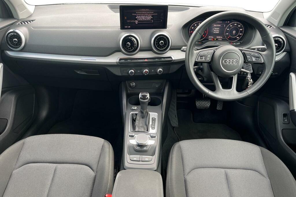 Audi Q2 S Line Black #10