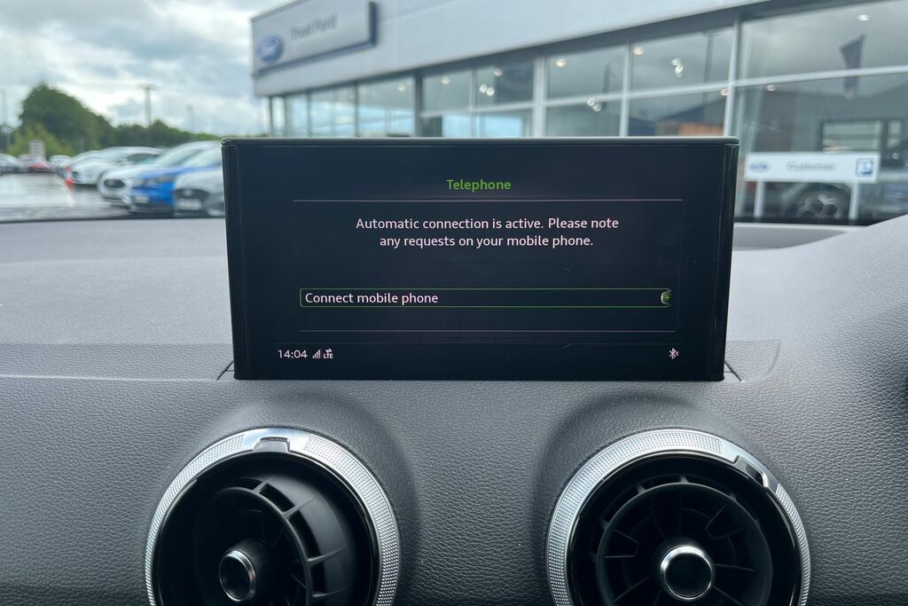 Audi Q2 S Line Black #38