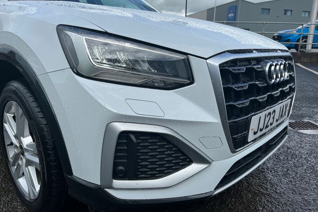 Audi Q2 S Line Black #25