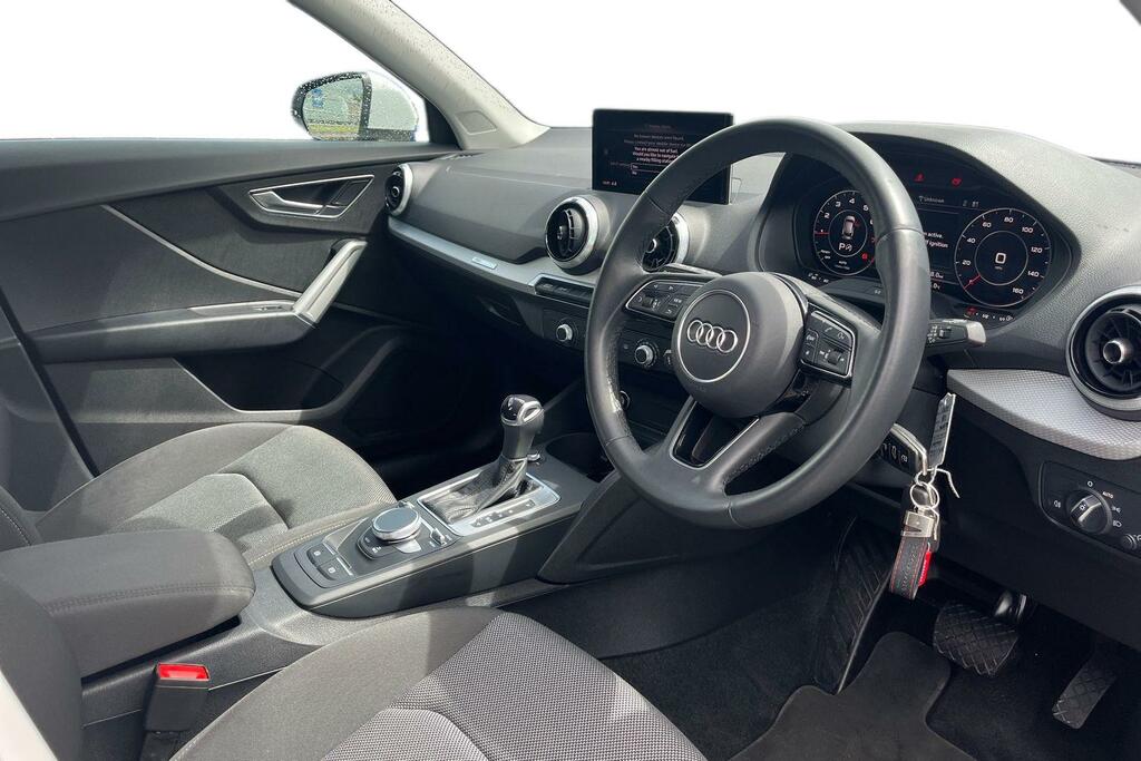 Audi Q2 S Line Black #9