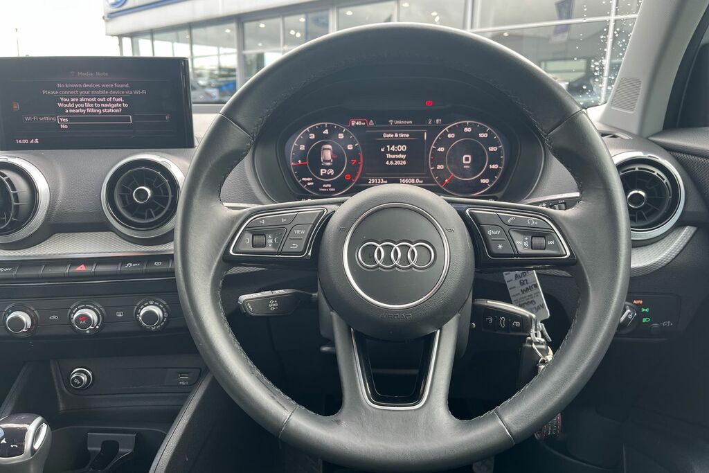 Audi Q2 S Line Black #12