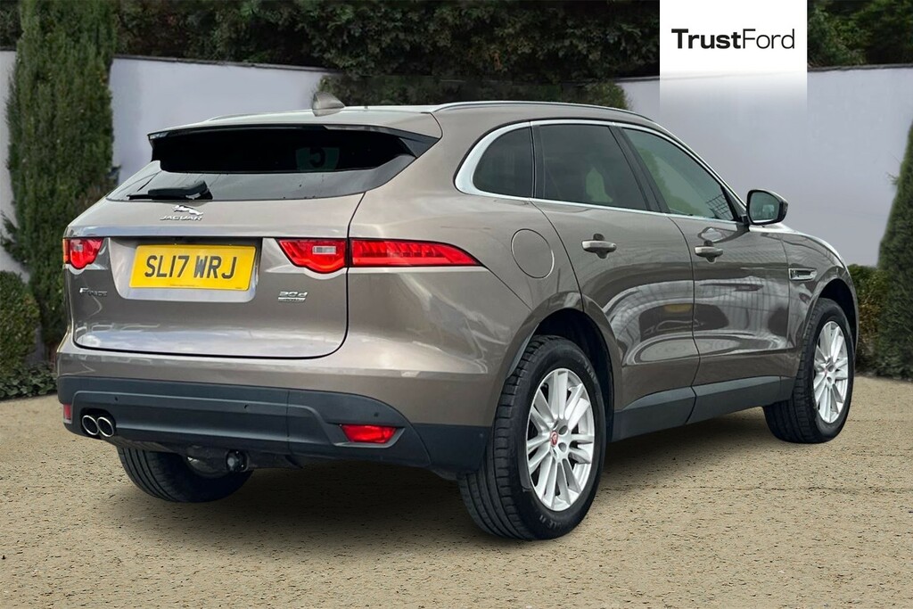 Jaguar F-Pace 2.0D Portfolio Awd Brown #4