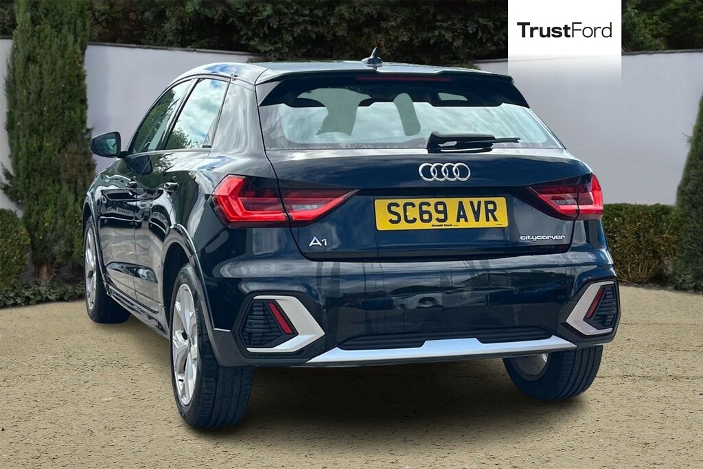 Audi A1 30 Tfsi Citycarver S Tronic Black #2