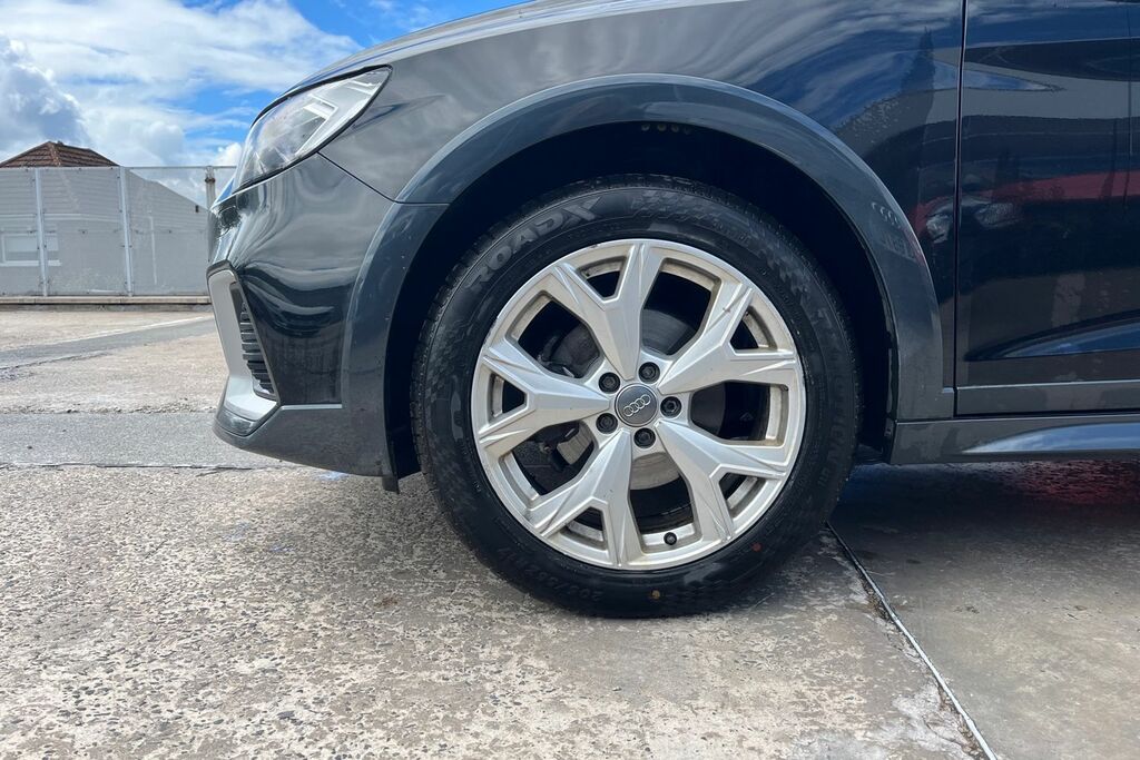 Audi A1 S Line 35 Tfsi 150 Ps S Tronic Black #8
