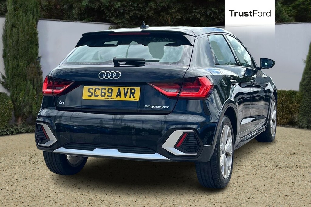 Audi A1 30 Tfsi Citycarver S Tronic Black #4