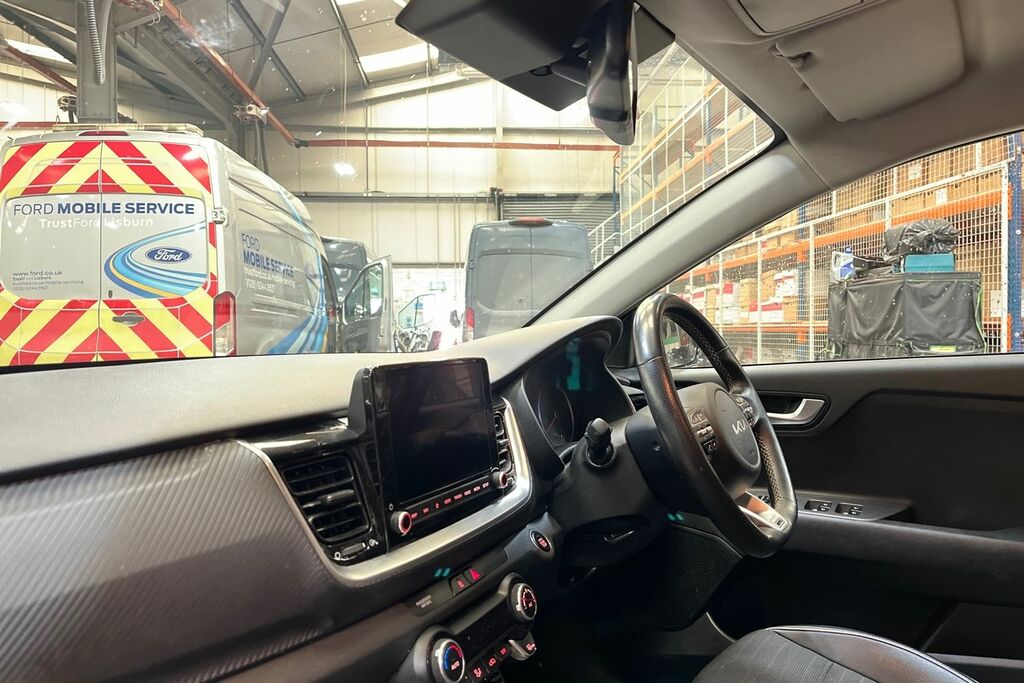 Kia Stonic 1.0T Gdi 99 2 Dct White #18