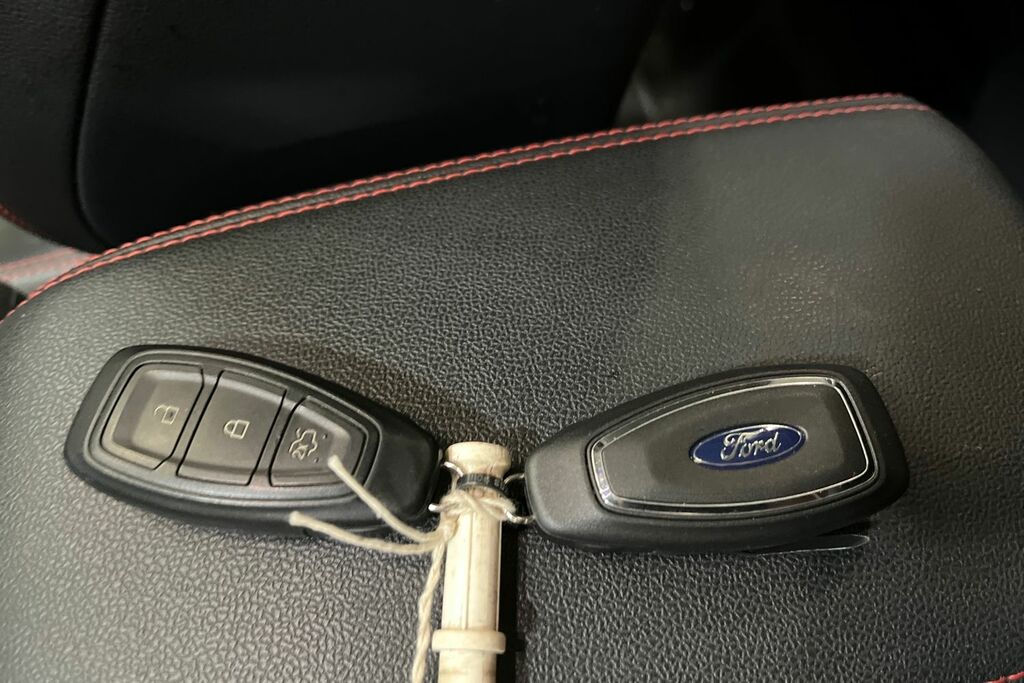 Ford Kuga 1.5 Ecoboost 150 St-line Edition Black Pack Black #22