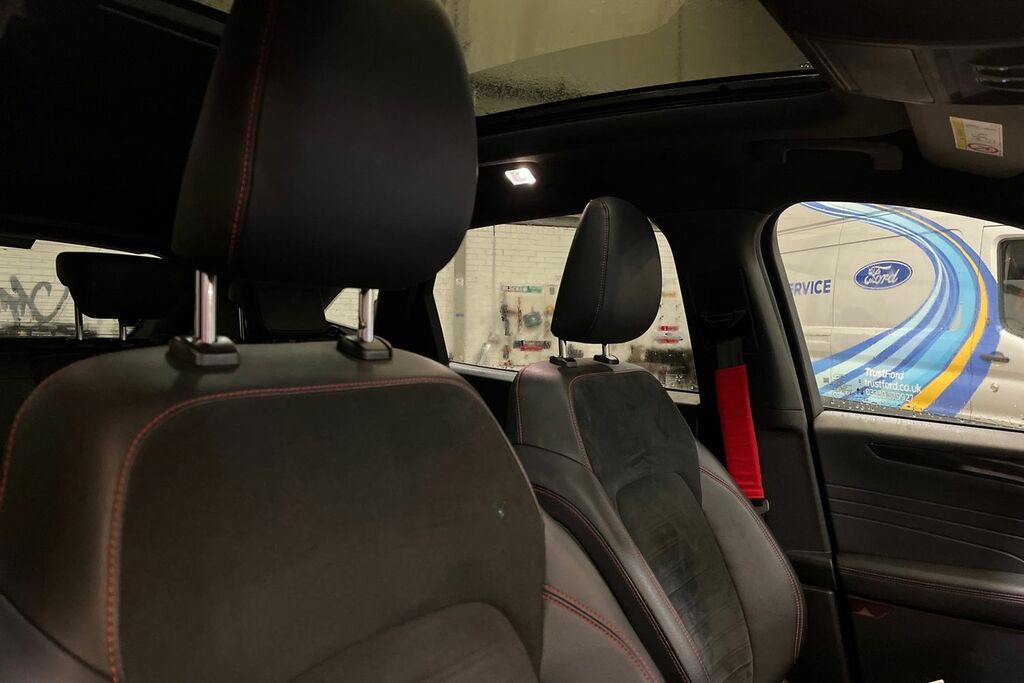 Ford Kuga 1.5 Ecoboost 150 St-line Edition Black Pack Black #17