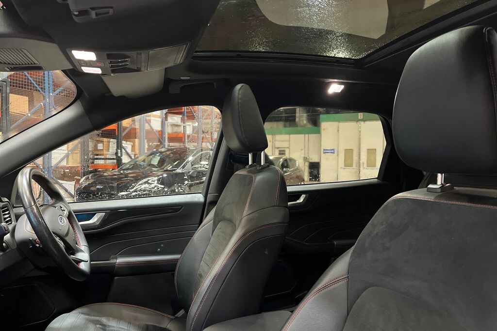 Ford Kuga 1.5 Ecoboost 150 St-line Edition Black Pack Black #19
