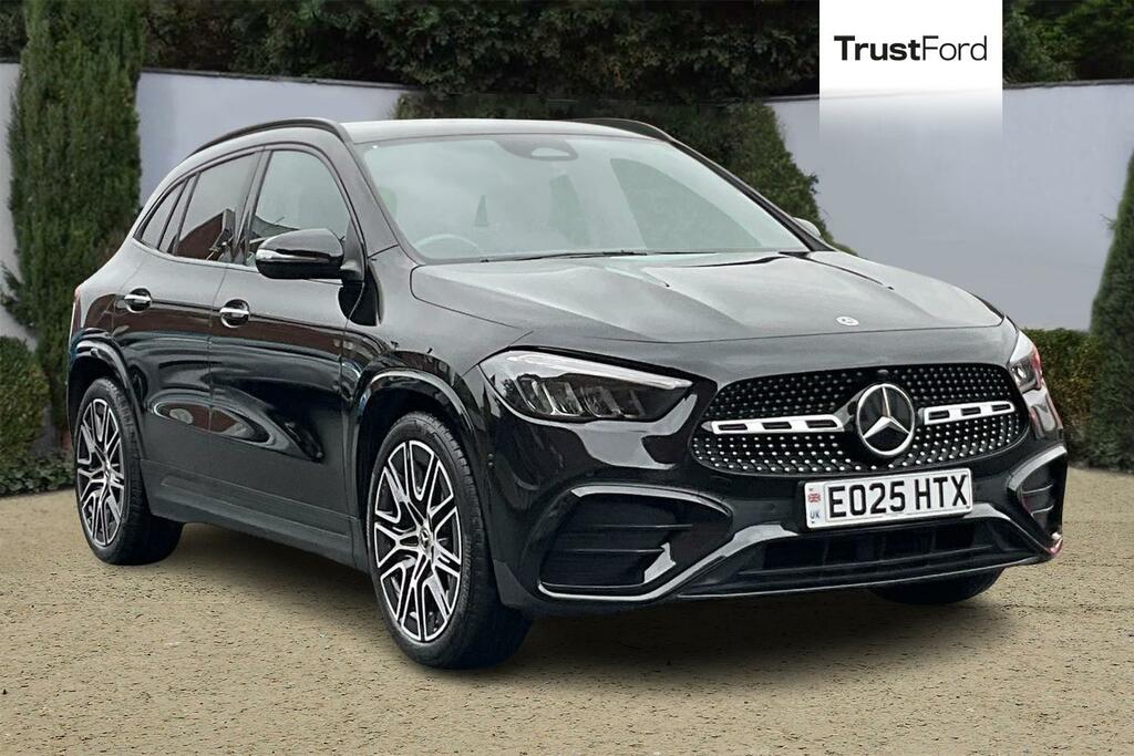 Mercedes-Benz GLA Class Gla 200 Amg Line Premium Camera - H Black