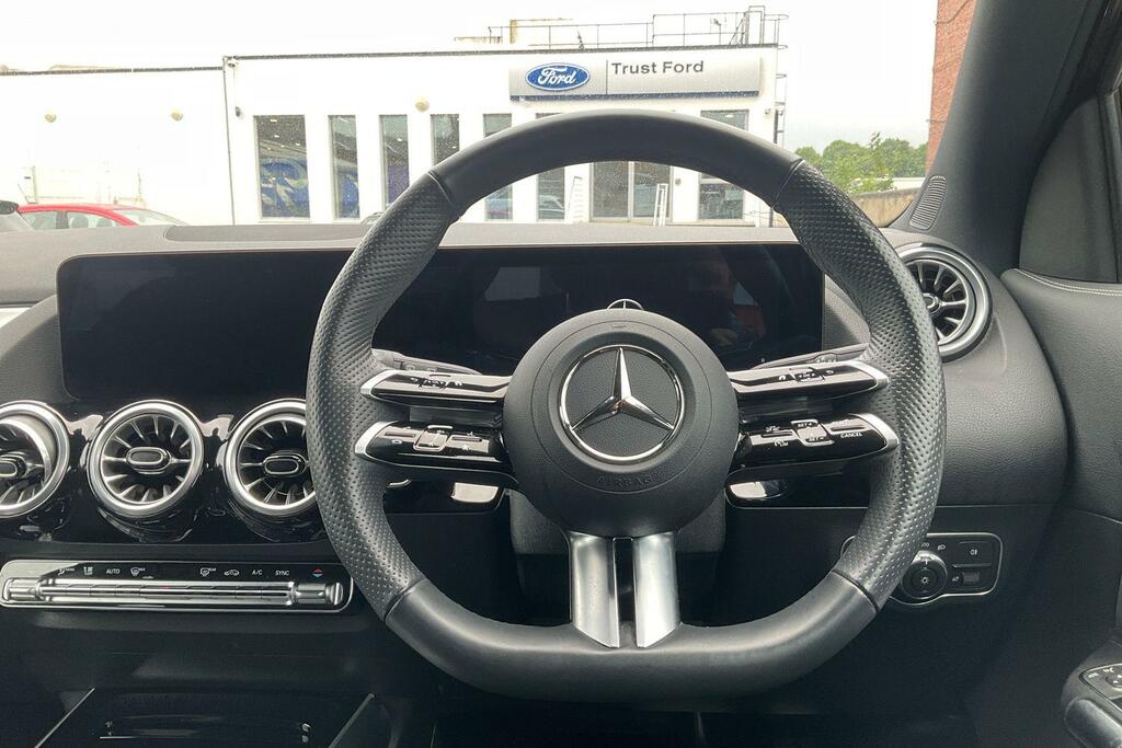 Mercedes-Benz GLA Class Gla 200 Amg Line Executive Black #12