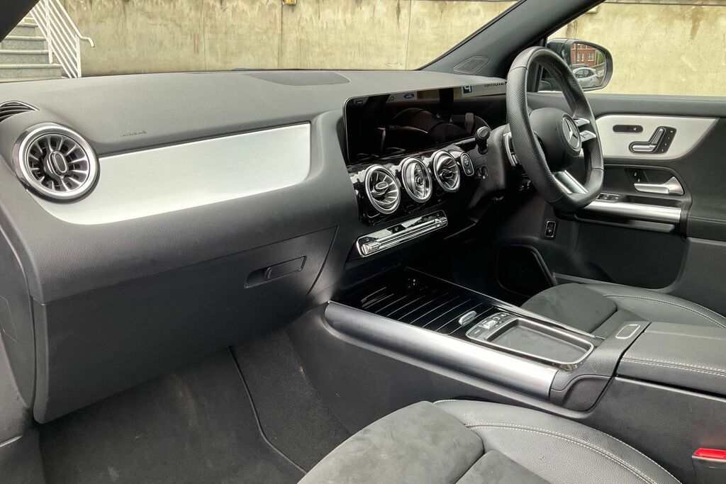 Mercedes-Benz GLA Class Gla 200 Amg Line Executive Black #18