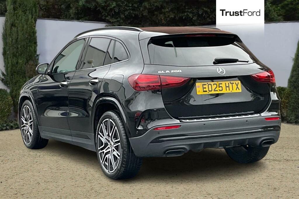 Mercedes-Benz GLA Class Gla 200 Amg Line Premium Camera - H Black #2