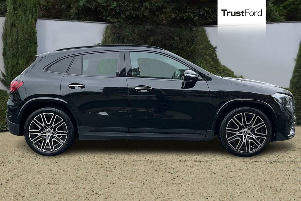 Mercedes-Benz GLA Class Gla 200 Amg Line Premium Camera - H Black #3
