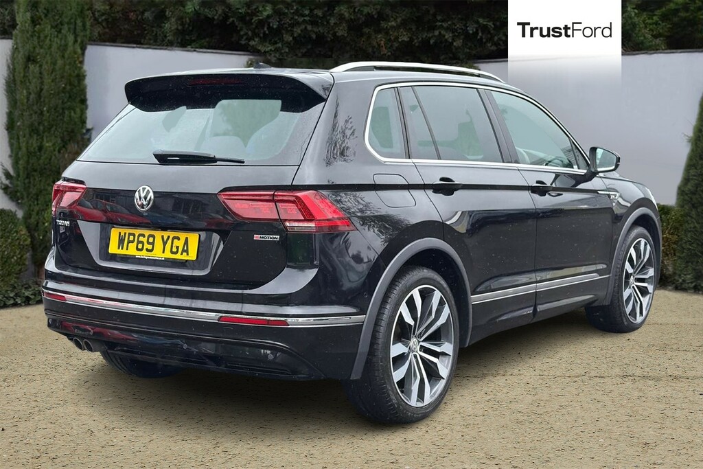 Volkswagen Tiguan 2.0 Tdi 150 4Motion R-line Tech Dsg With Activ WP69YGA Black #4