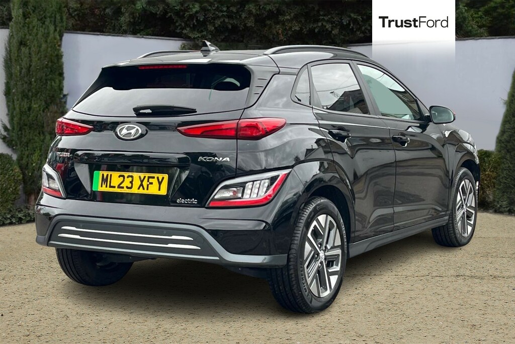 Hyundai Kona 100Kw Premium 39Kwh Black #4