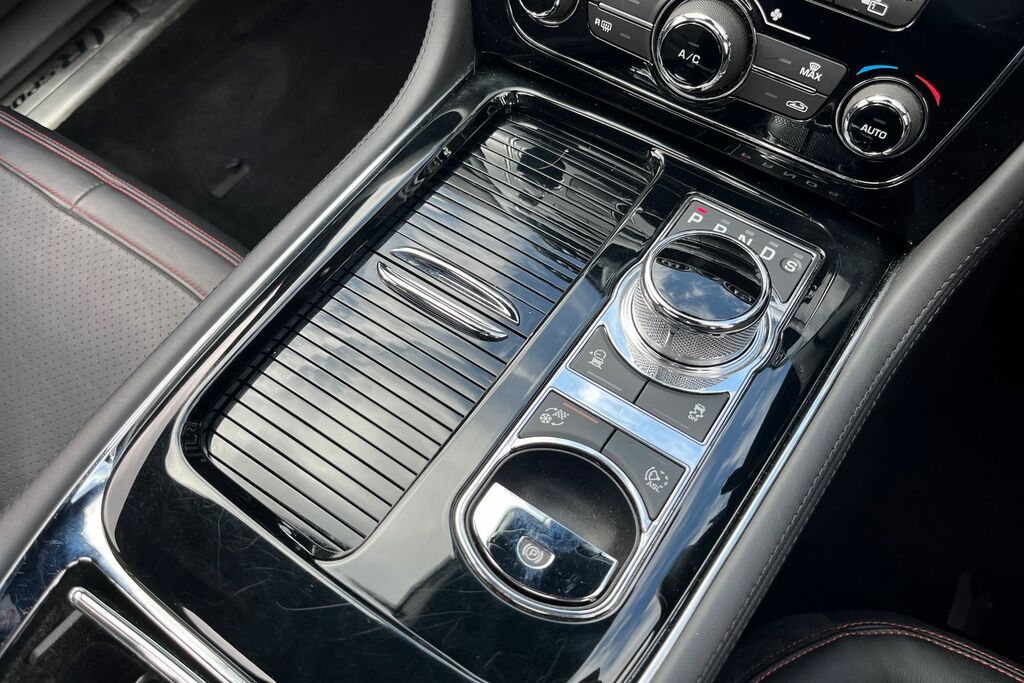 Jaguar XJ V6 D Black #32