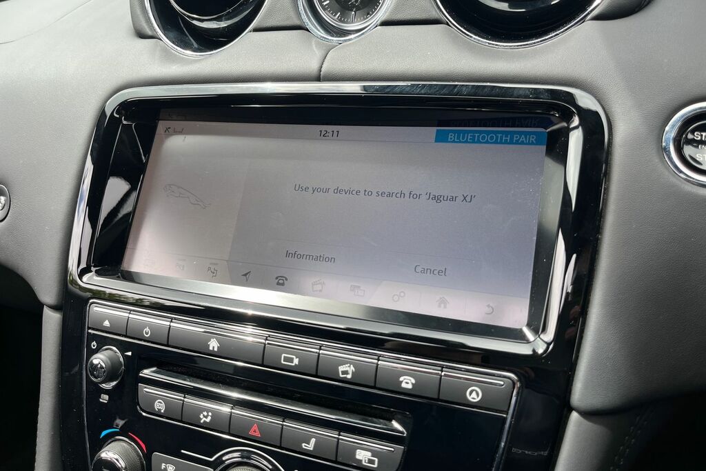 Jaguar XJ V6 D Black #27
