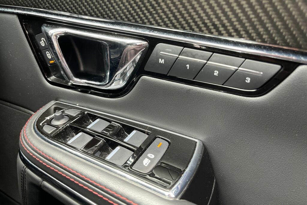 Jaguar XJ V6 D Black #16