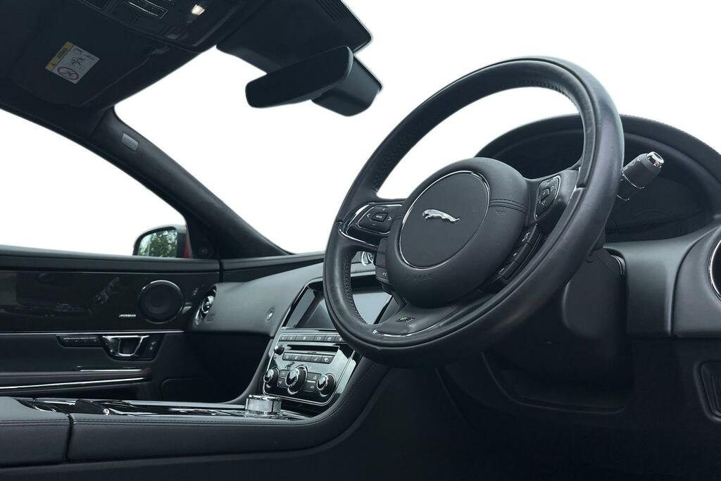 Jaguar XJ V6 D Black #9