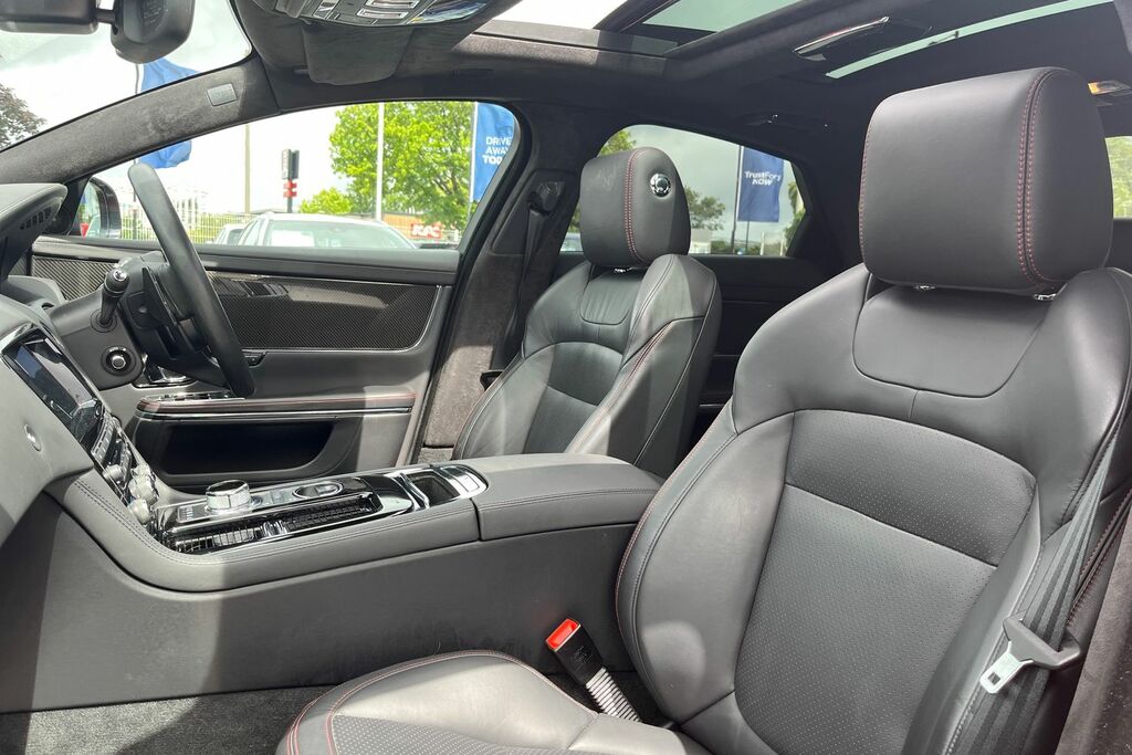 Jaguar XJ V6 D Black #19