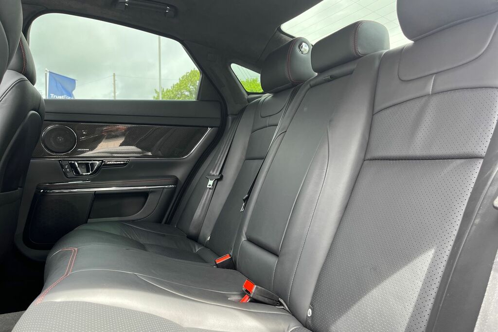 Jaguar XJ V6 D Black #20